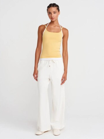 Dilvin Wide leg Trousers in White: front