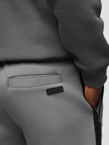 Effilé Pantalon Ombre en gris