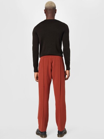 WEEKDAY Regular Trousers 'Ken' in Brown