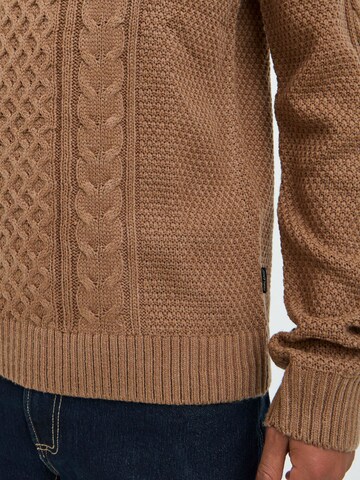 BLEND - Pullover em castanho