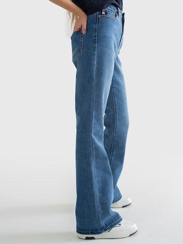 BIG STAR Flared Jeans ' CLARU ' in Blau