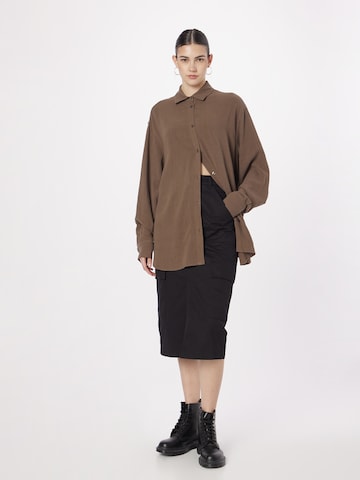 WEEKDAY Bluse in Braun