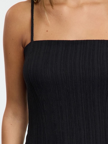Trendyol - Vestido en negro