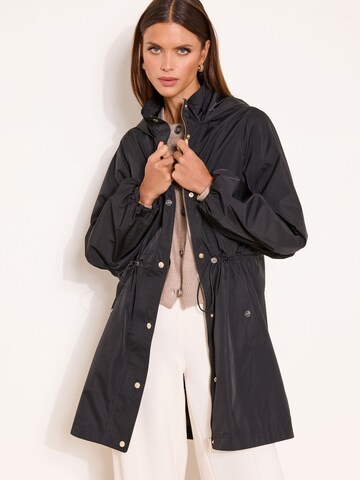 Lipsy Välikausiparka värissä musta