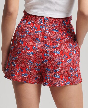 Superdry Loosefit Shorts in Rot