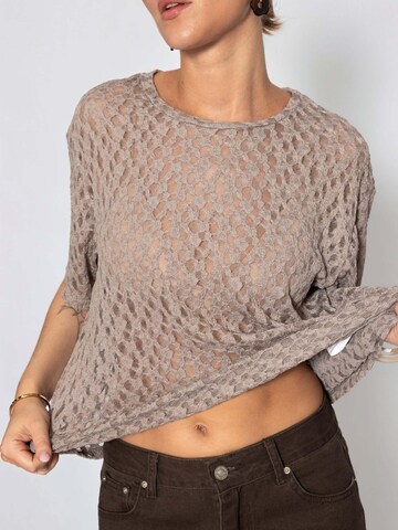 SASSYCLASSY Sticktop‌ in Grau