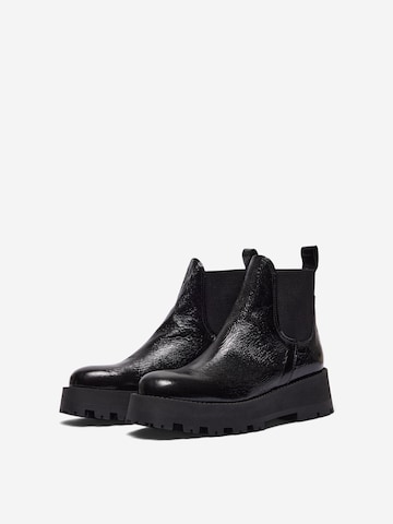 SELECTED FEMME Chelsea Boots 'Cora' in Black