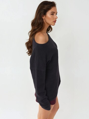 Hiccup Oversized Sweater in Black