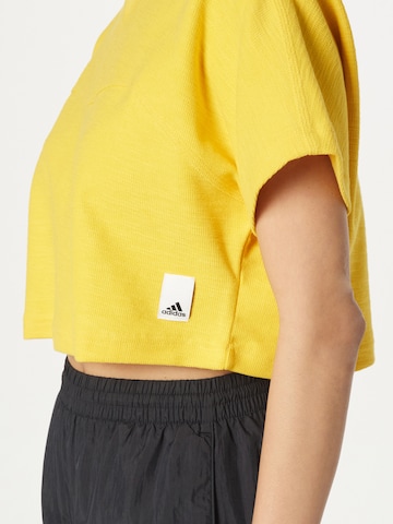 ADIDAS SPORTSWEAR - Camiseta funcional 'Lounge Terry Loop ' en amarillo