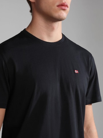 NAPAPIJRI - Camiseta en negro