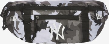 NEW ERA Fanny Pack in Grey: front