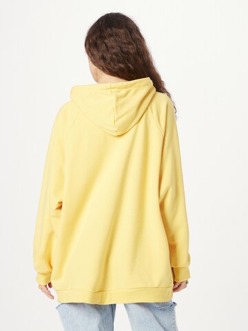 LTB - Sweatshirt 'Madele' em amarelo