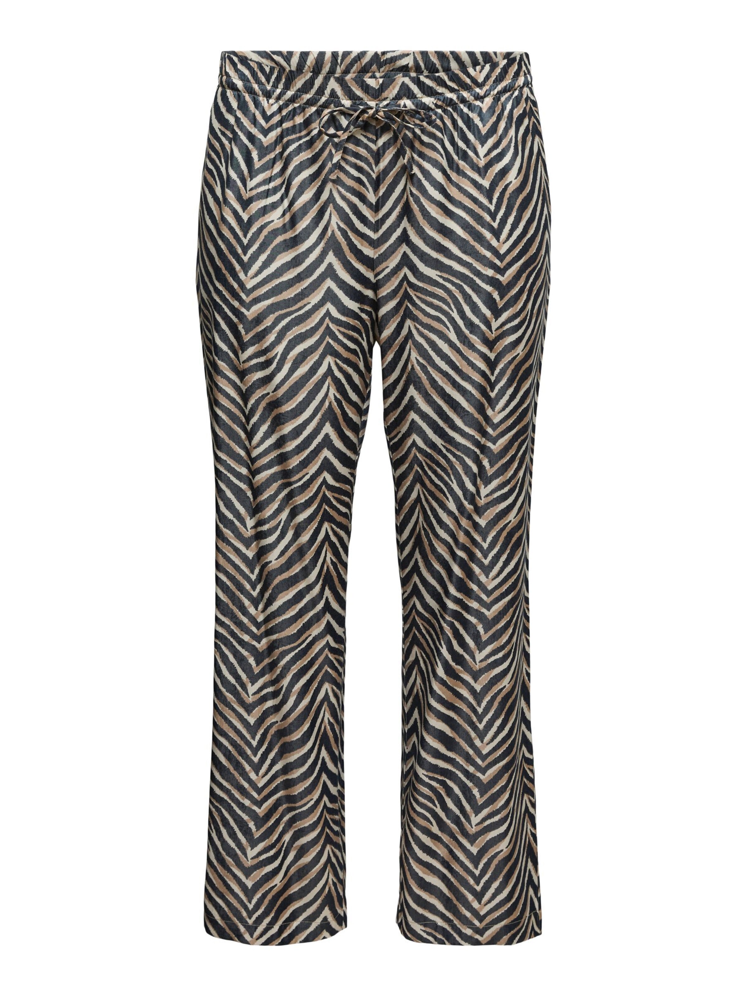 Vero Moda Curve Regular Broek 'VMCVINA' in Zwart: voorkant