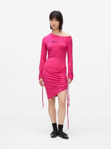 KARL LAGERFELD JEANS Klänning i röd: framsida