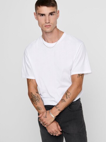 Coupe regular T-Shirt 'Matt' Only & Sons en blanc