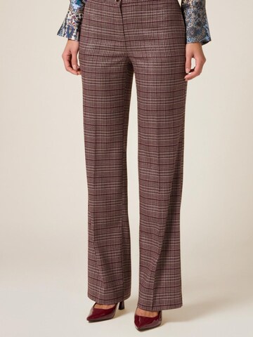 Regular Pantalon oltre en rouge : devant