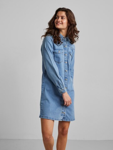 PIECES - Vestidos camiseiros 'Perry' em azul: frente