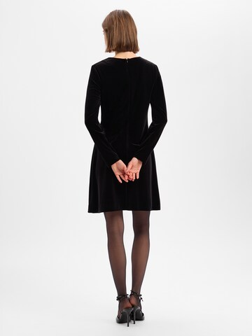 Robe Marie Lund en noir