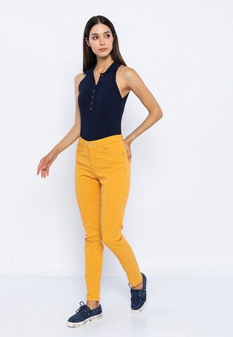 Basics and More Slimfit Hose in Gelb