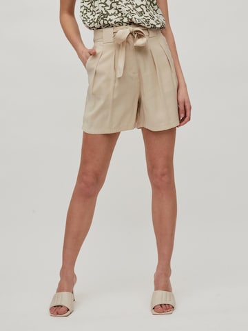 VILA Regular Pleat-Front Pants 'Pauline' in Beige: front