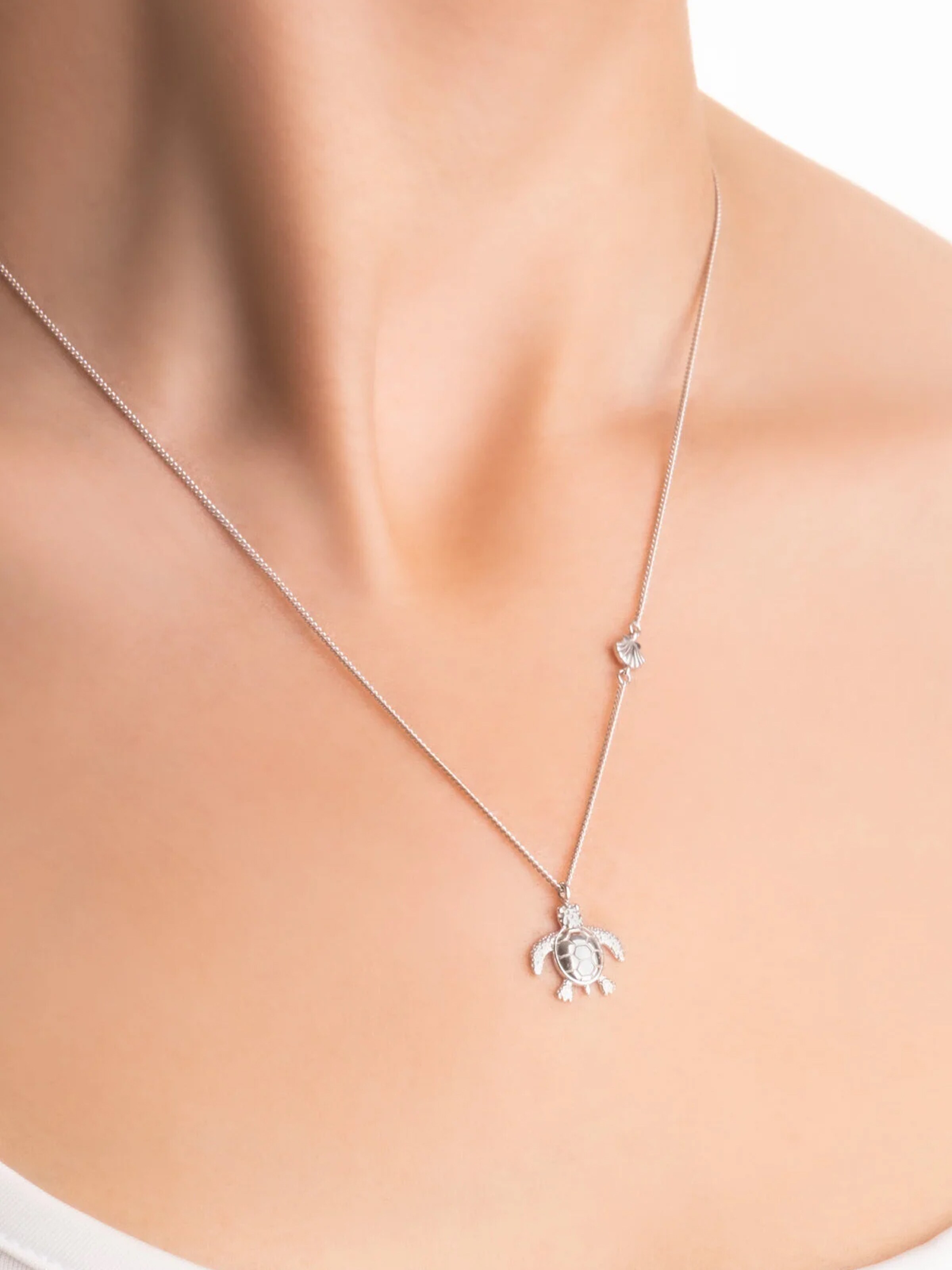 So Chic Necklace in Silver