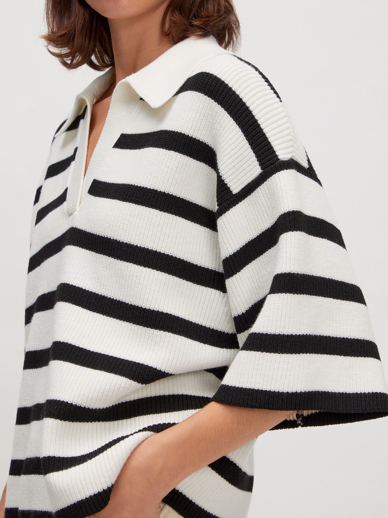 EDITED Poloshirt 'Mireia' schwarz
