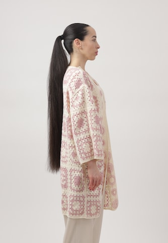 Elara Cardigan i pink