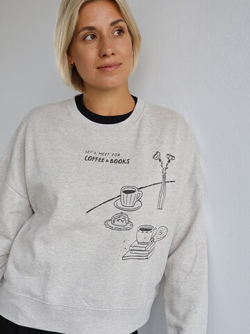 Kultgut Pullover 'Coffee & Books'‌‌‌‌‌‌‌‌‌ in Beige