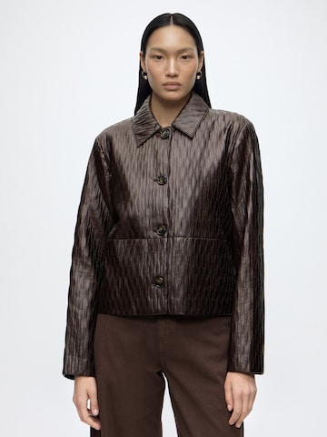 Veste mi-saison GUESS en marron : devant