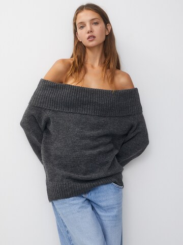 Pull&Bear Pulóver - szürke: elől