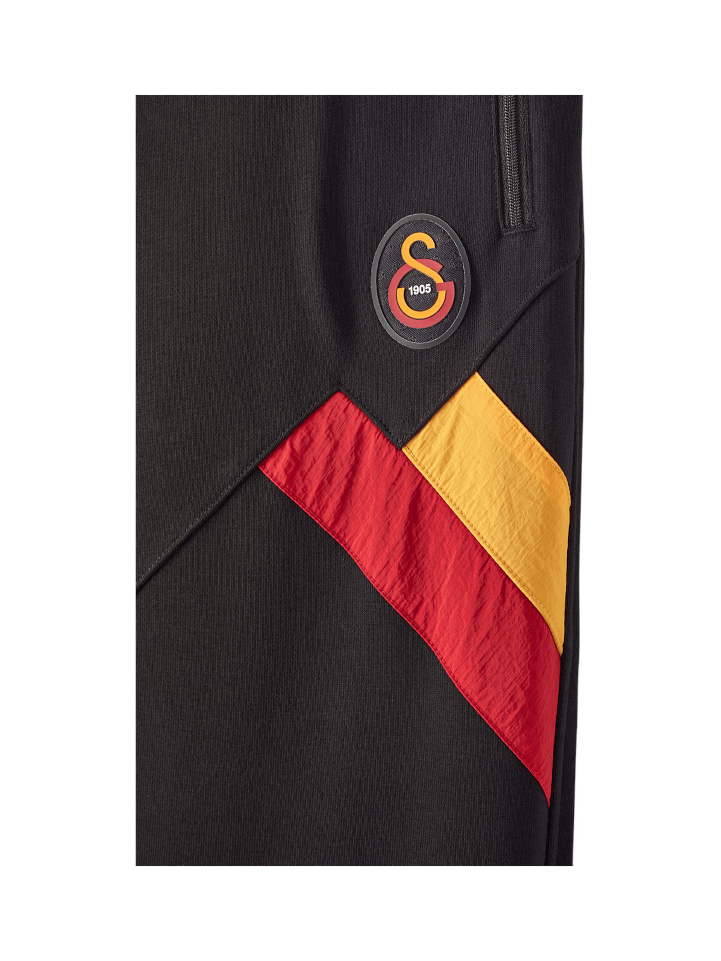 Galatasaray Tapered Byxa i svart