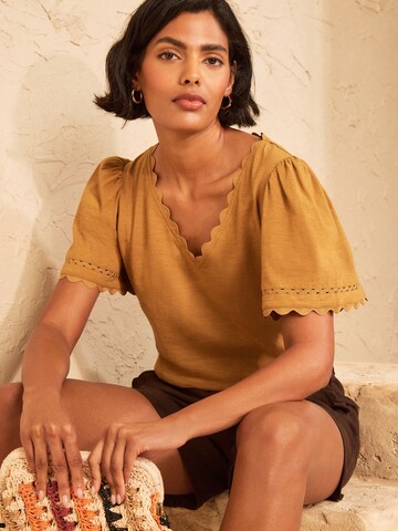 Tricou de la love & roses pe galben