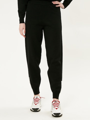 Tapered Pantaloni de la Influencer pe negru: față