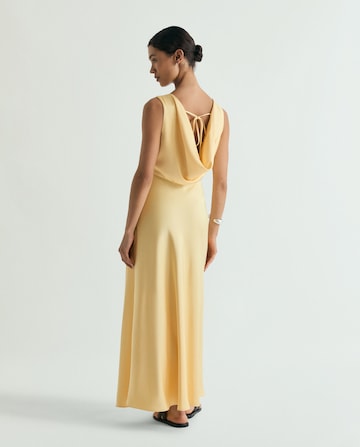 Rochie ' ' de la Scalpers pe galben