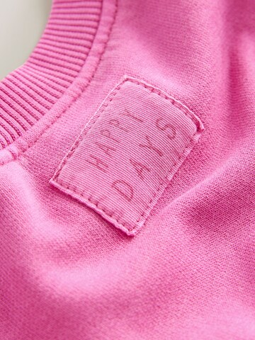 Next Set in Pink