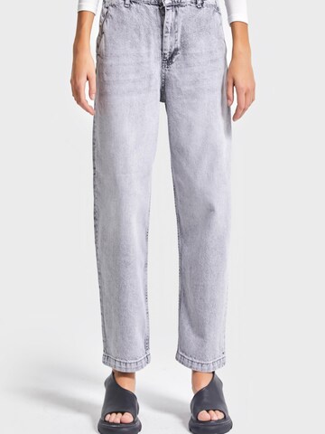 IT'S BASIC Regular Jeans in Grey