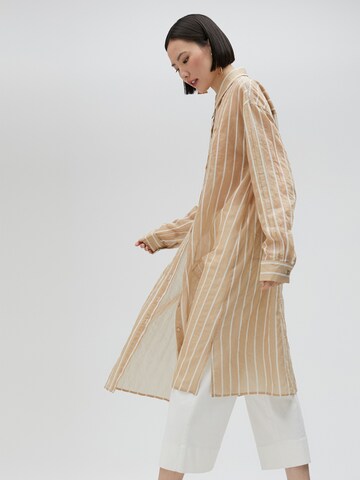 Maglietta ' ' di Lola Casademunt in beige