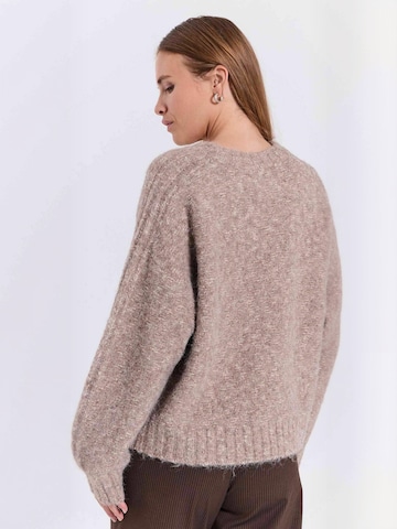 Pull-over ' Lillen ' NORR en marron : derrière