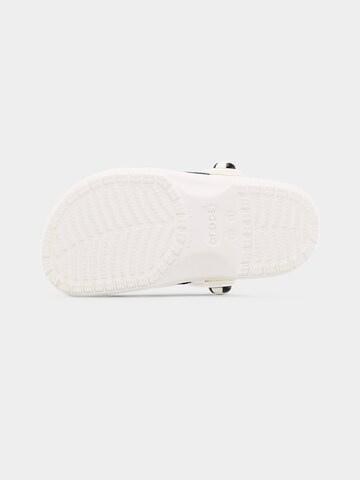 Crocs Открытая обувь 'Classic Soccer Ball' в Белый