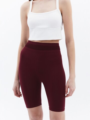 OXXO Skinny Shorts in Lila