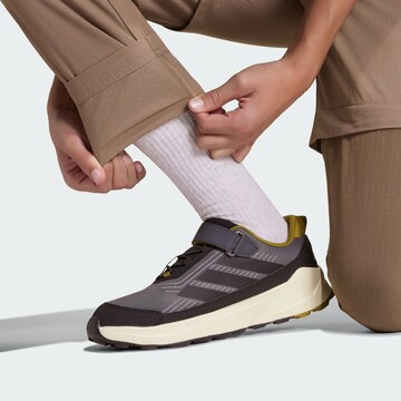 ADIDAS TERREX - regular Pantalón de montaña 'CLIMA365' en marrón