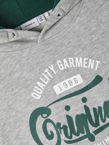 NAME IT Sweatshirt 'BABO' in Grau