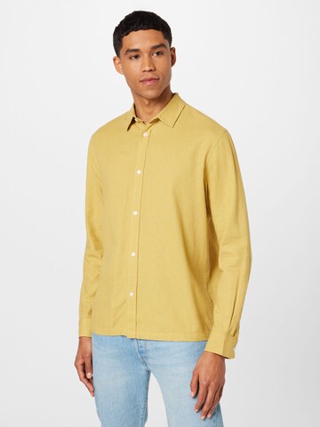 Regular fit Camicia di WEEKDAY in giallo: frontale