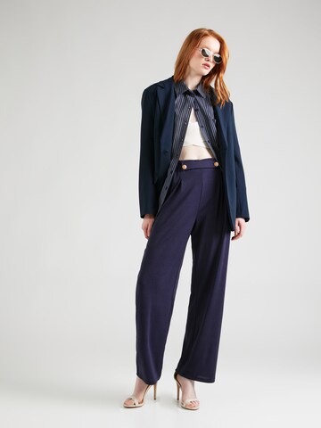 ABOUT YOU Regular Bundfaltenhose 'Emely Trousers' in Blau