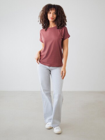 Honest Basics Shirt 'Cap Tee'‌‌‌‌‌‌‌‌‌ in Rot