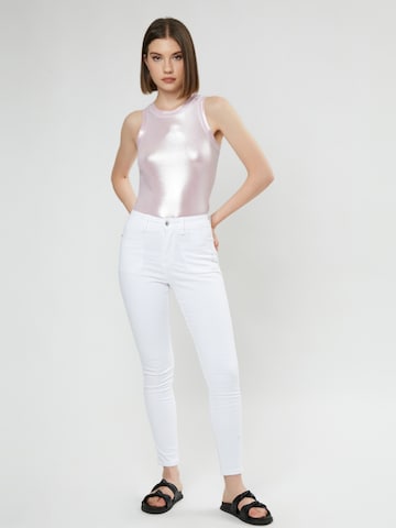 Skinny Jeans di Influencer in bianco