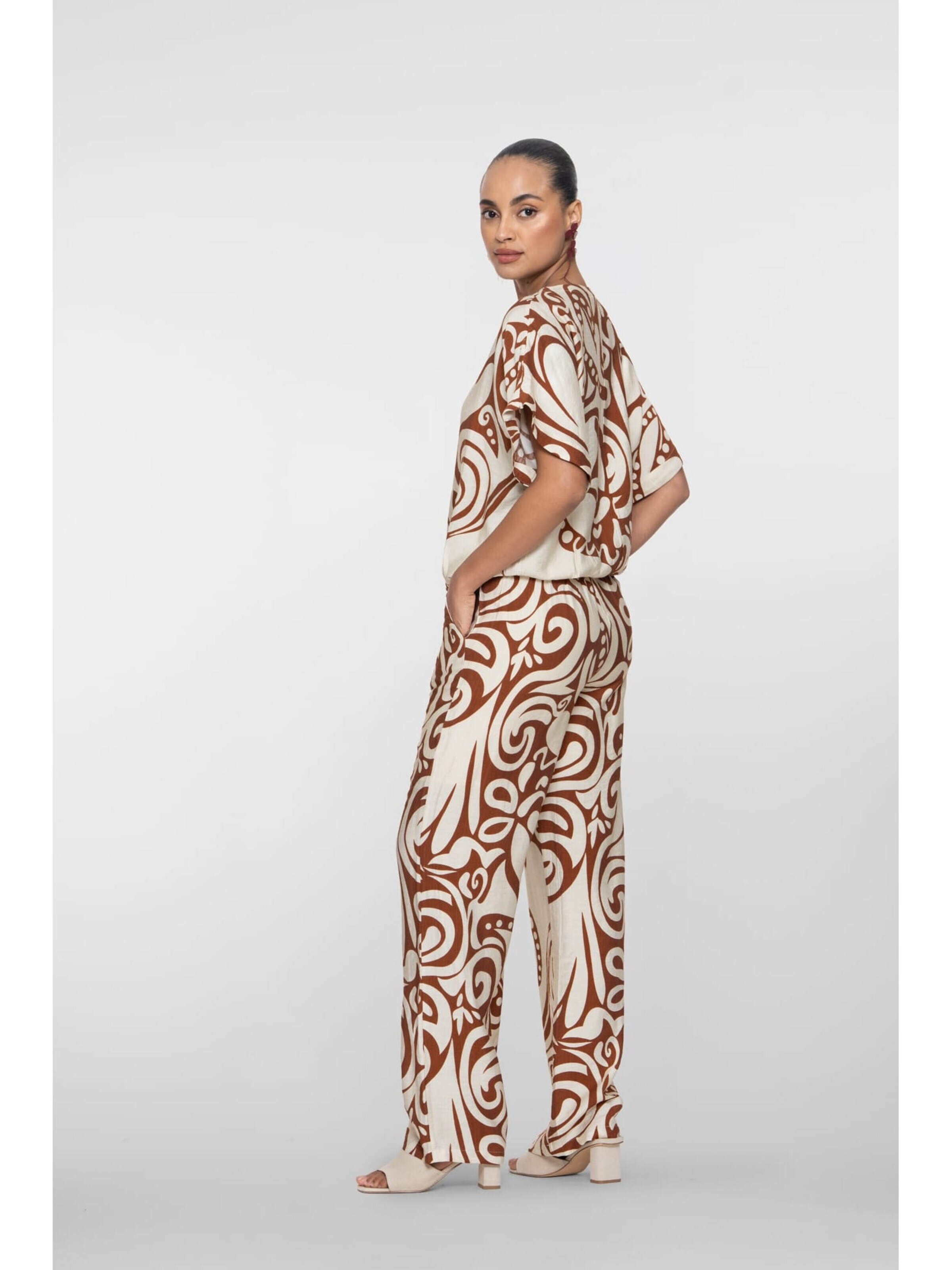 Geisha Baggy Trousers in Beige