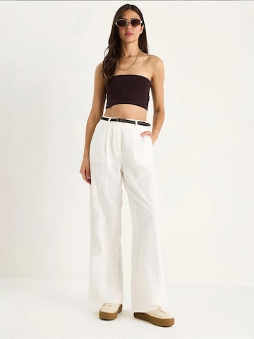 Bianco Lucci - Calças com pregas em branco: frente