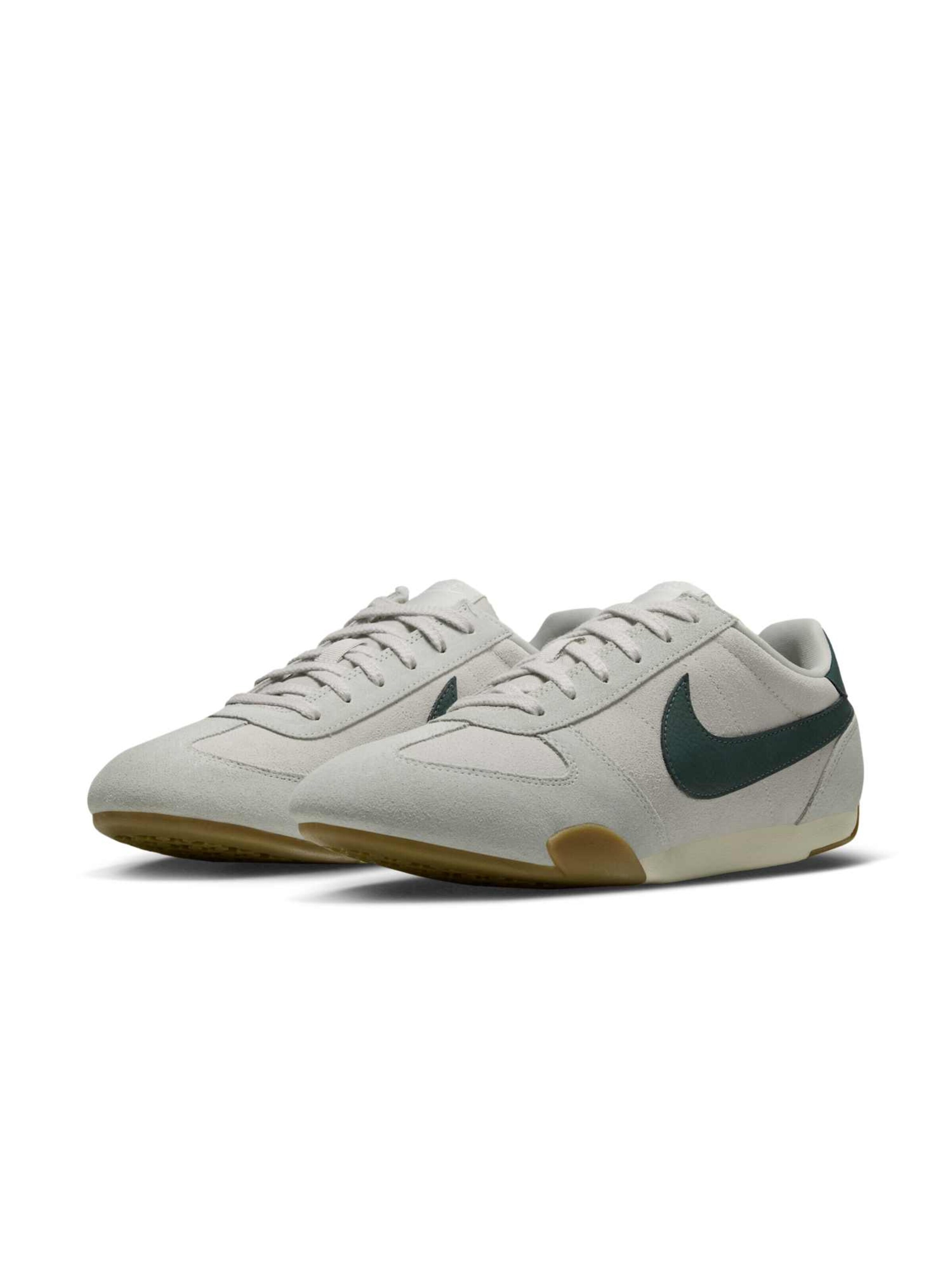 Sneaker low 'Sprint Sister' de la NIKE pe bej