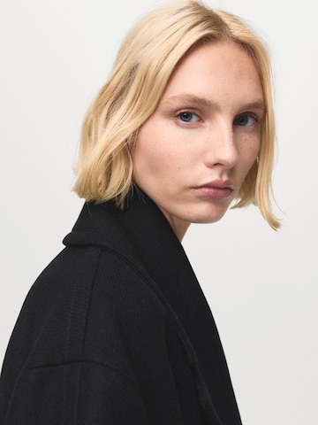 MANGO Přechodný kabát 'TRAVIATA' – černá